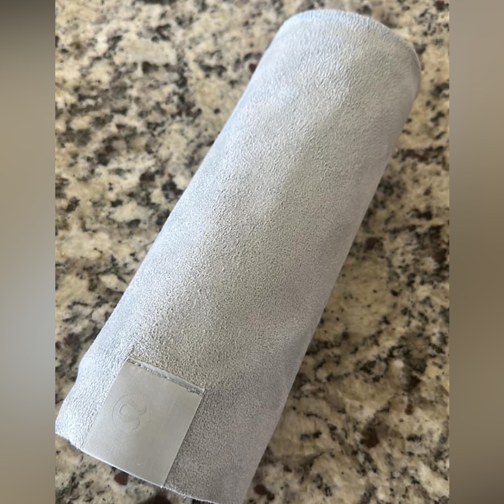 Lululemon yoga mat towel